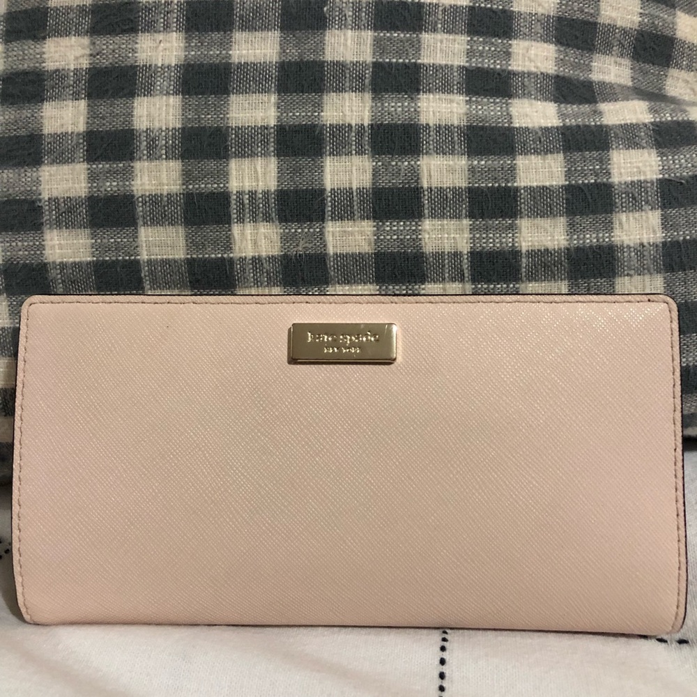 SOLD - Kate Spade Stacy Wallet ( Light Pink )